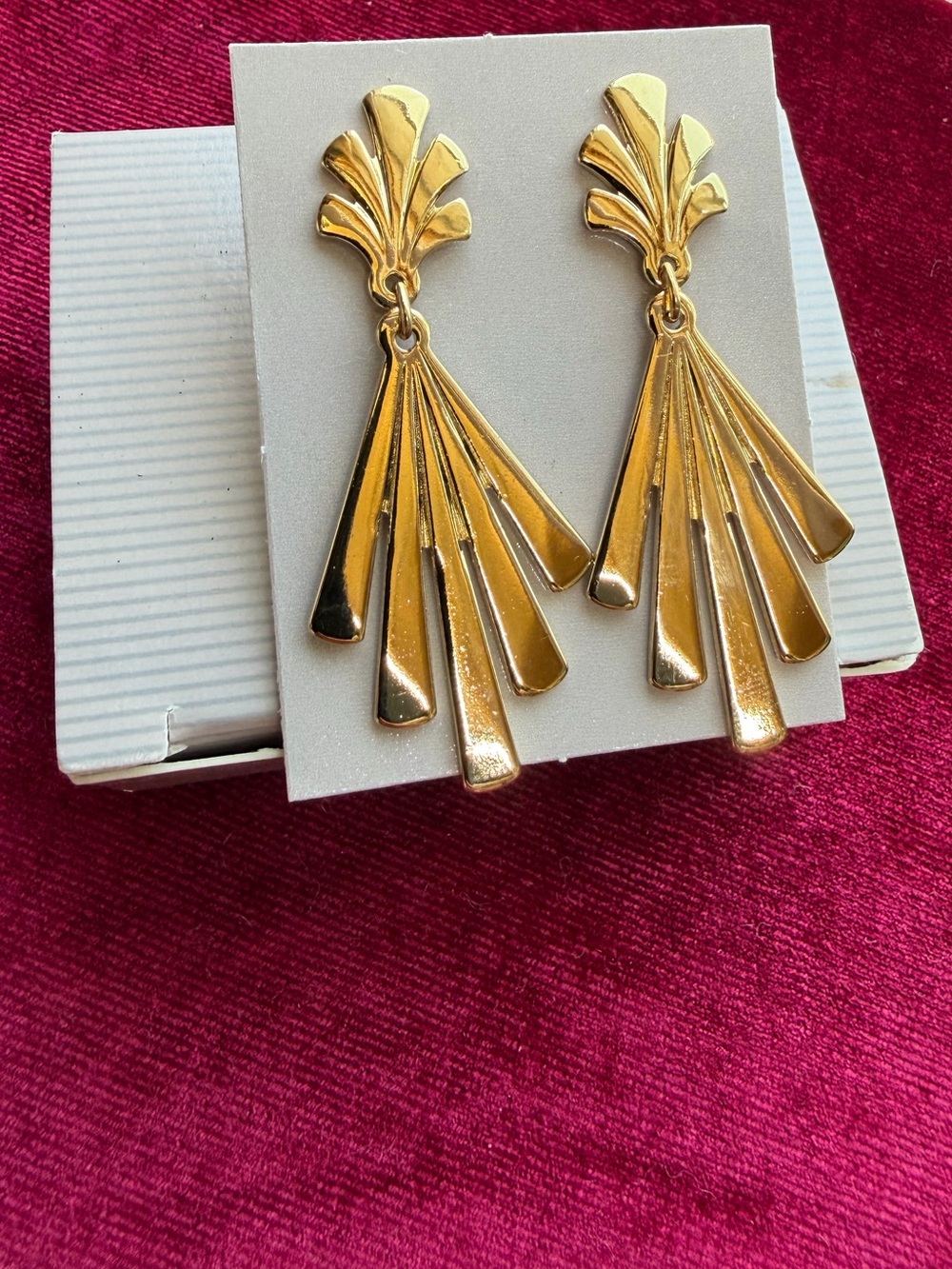 Vintage Avon Fan Dangle Earrings